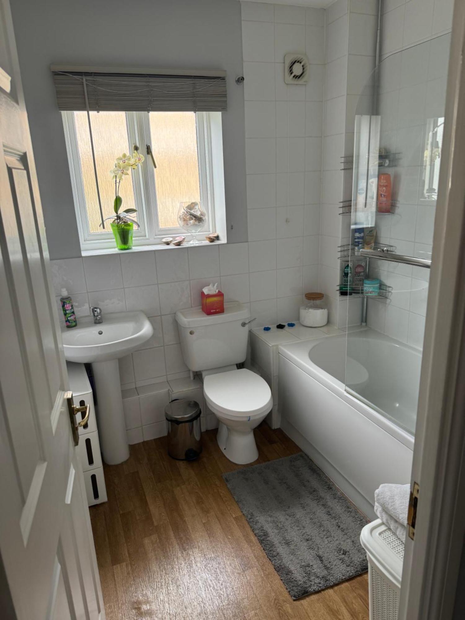 Gazde/Camere de închiriat Waterfront Double With Fireplace In The Heart Of Royal Docks *